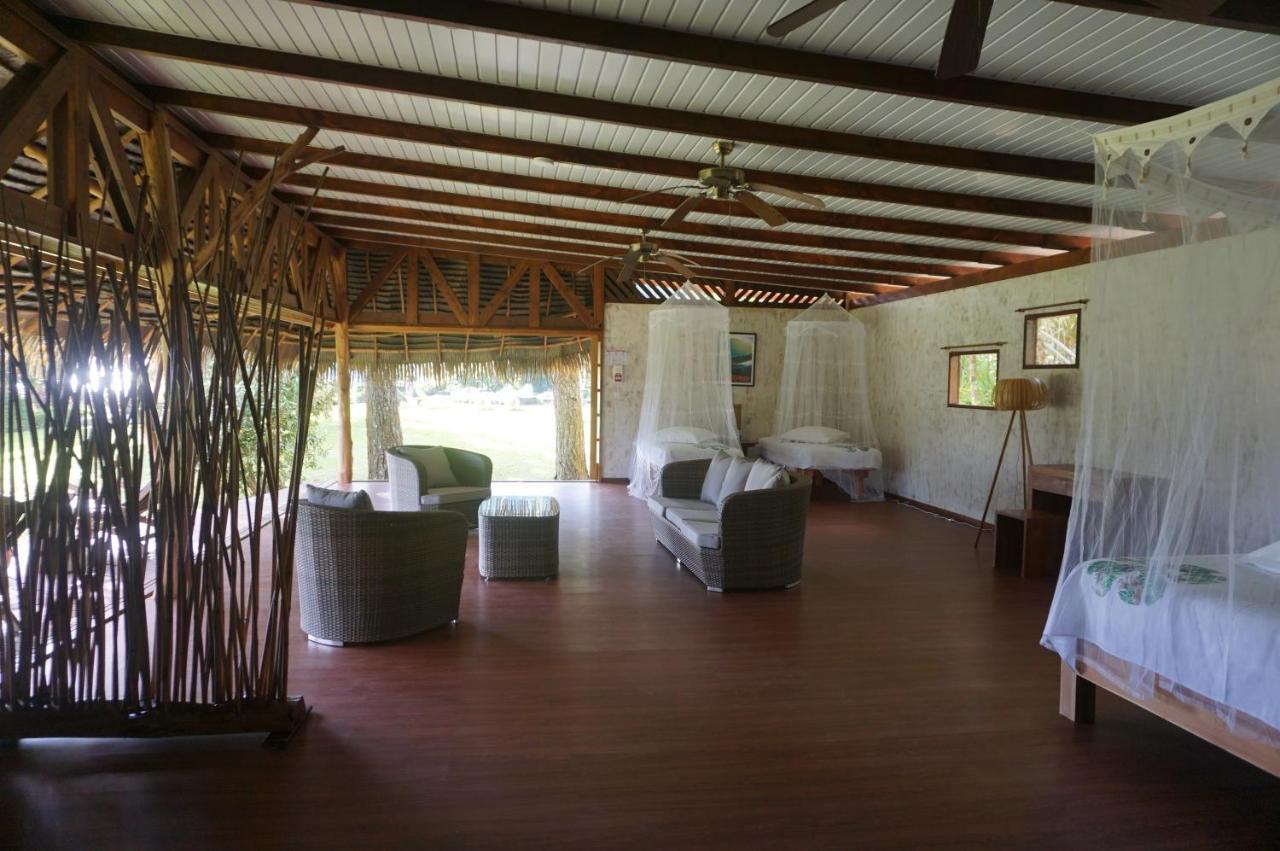 Vanira Lodge Teahupoo Exteriör bild