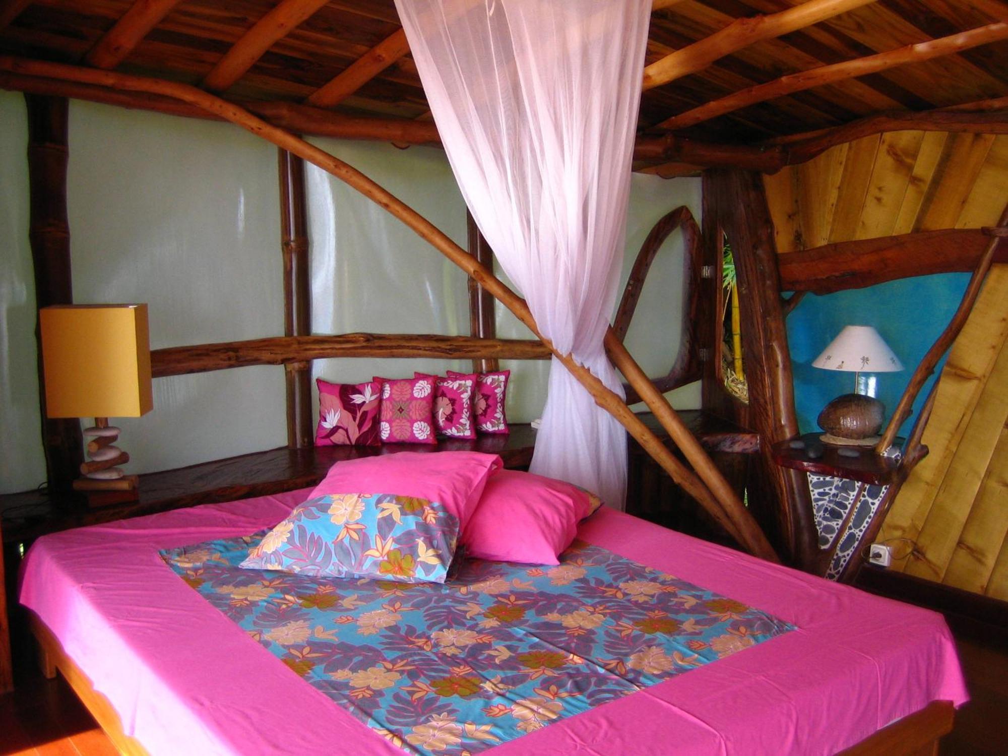 Vanira Lodge Teahupoo Exteriör bild