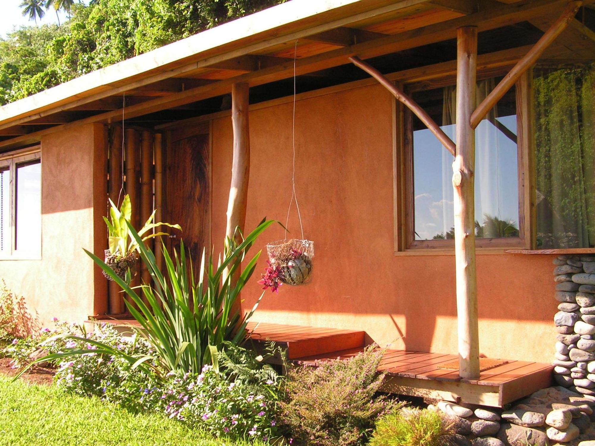 Vanira Lodge Teahupoo Exteriör bild