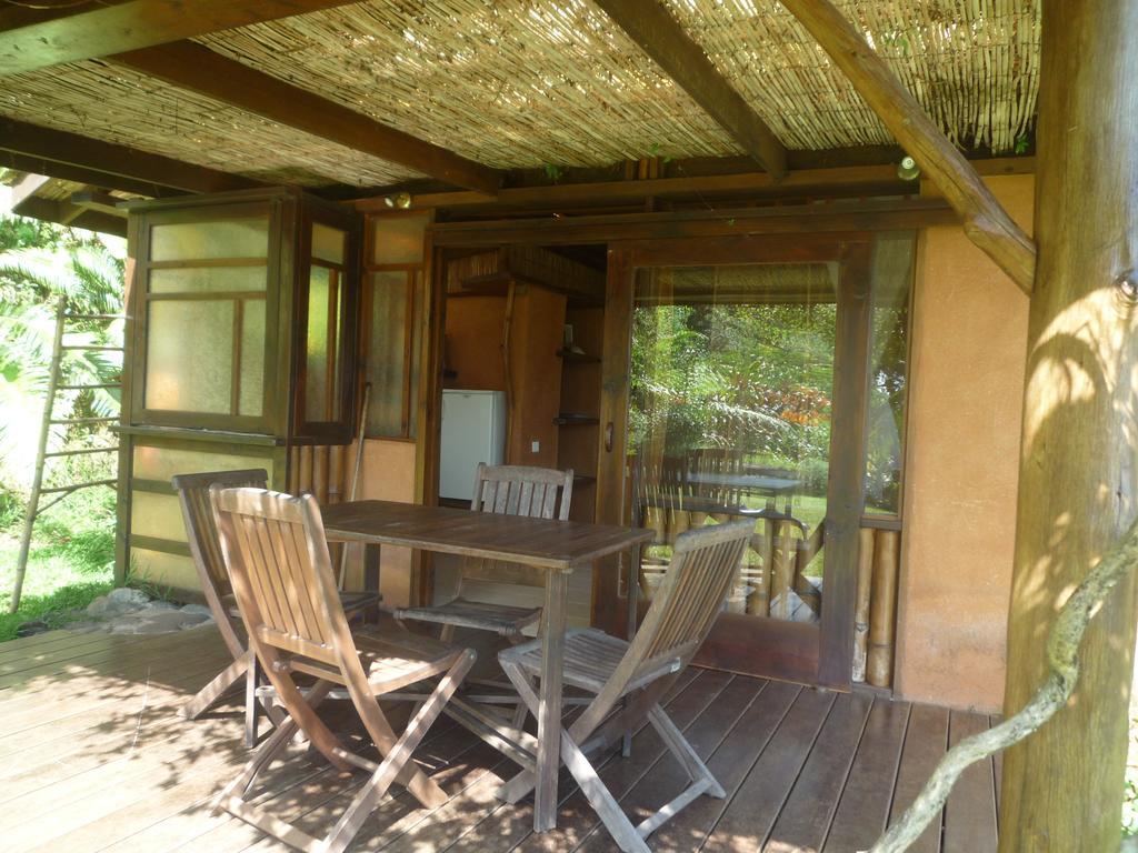 Vanira Lodge Teahupoo Exteriör bild