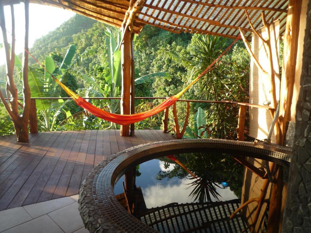 Vanira Lodge Teahupoo Rum bild