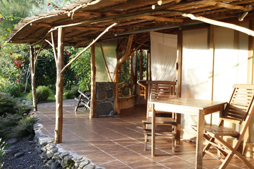 Vanira Lodge Teahupoo Rum bild