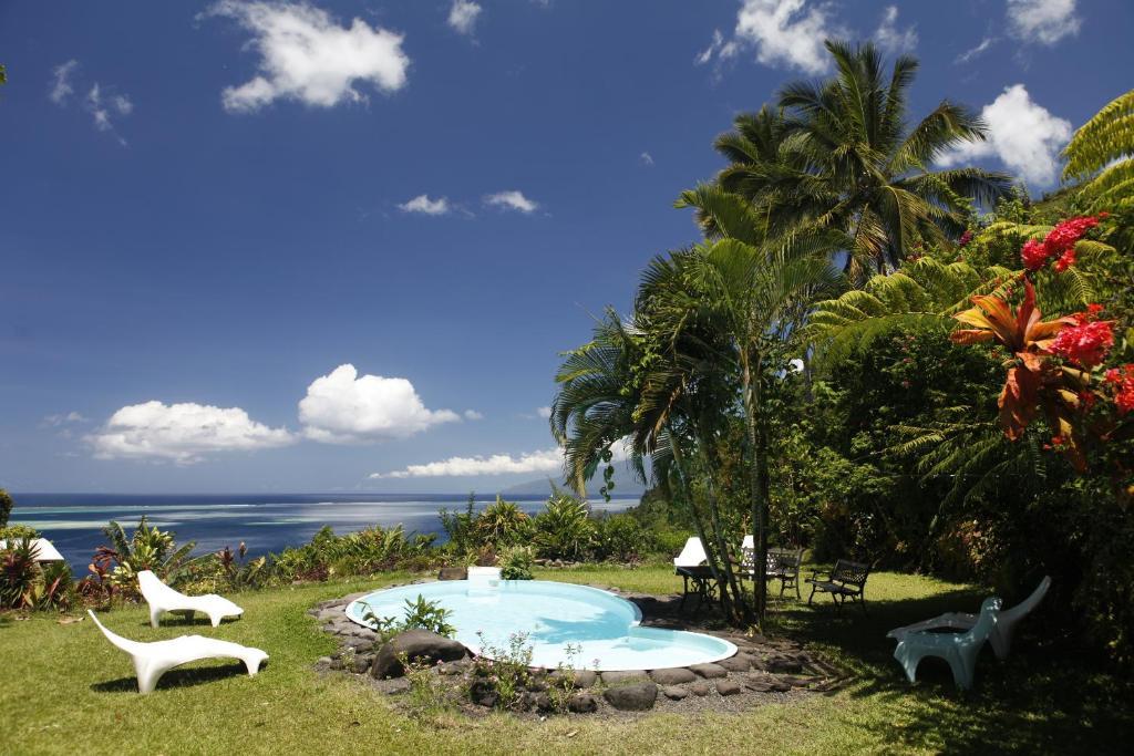 Vanira Lodge Teahupoo Exteriör bild