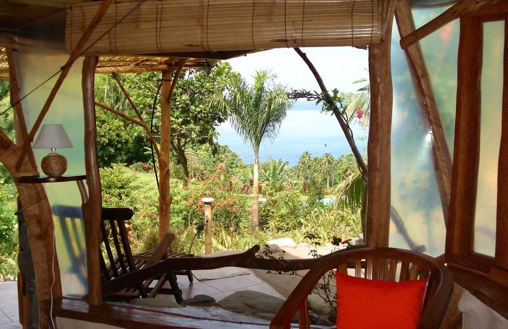 Vanira Lodge Teahupoo Exteriör bild