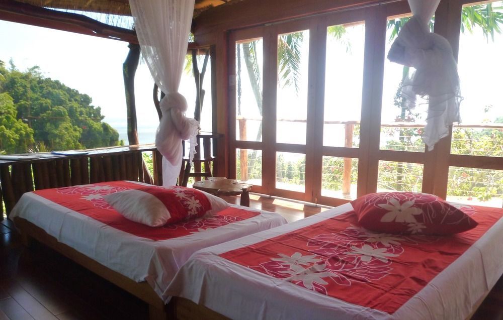 Vanira Lodge Teahupoo Exteriör bild