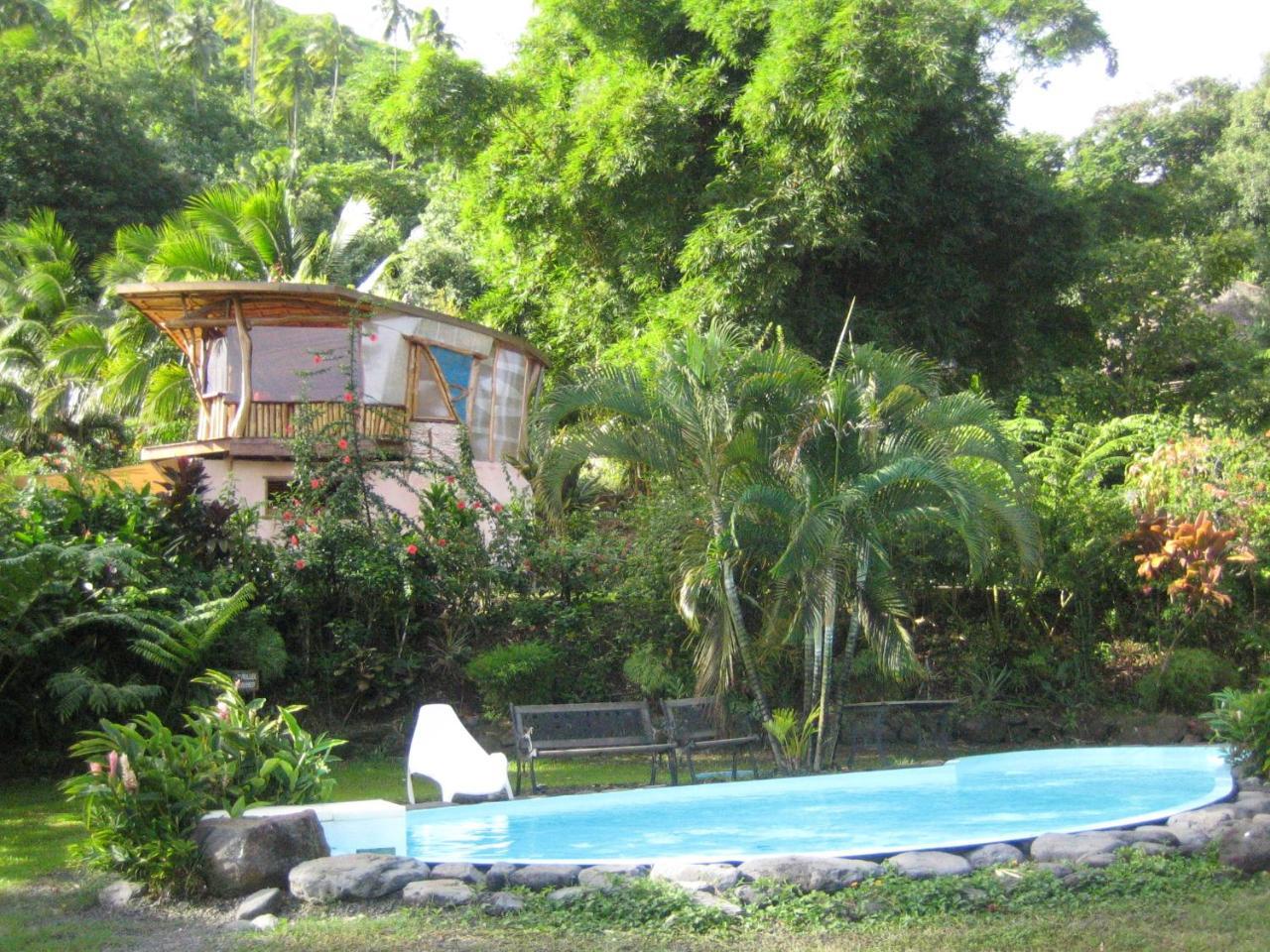 Vanira Lodge Teahupoo Exteriör bild