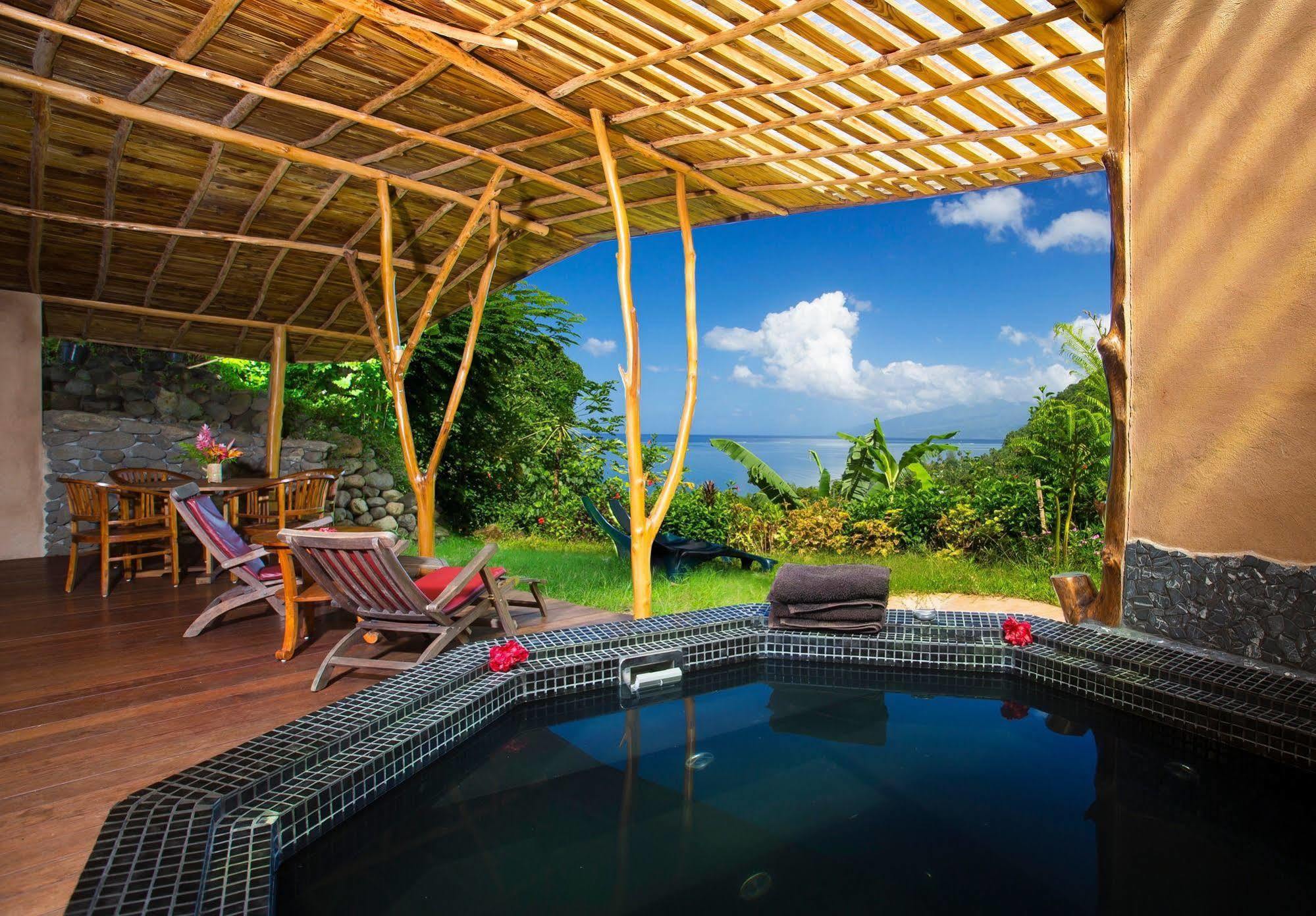 Vanira Lodge Teahupoo Exteriör bild