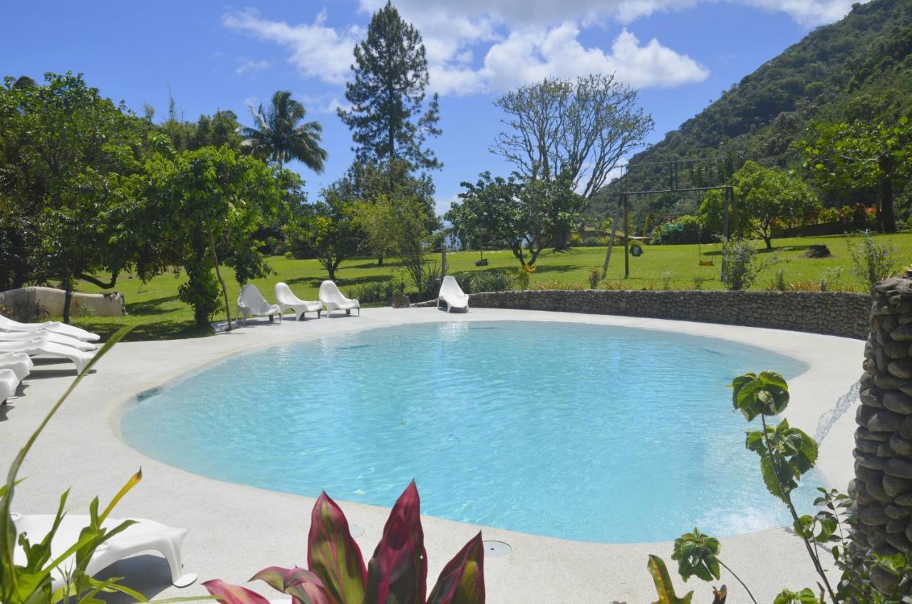 Vanira Lodge Teahupoo Exteriör bild