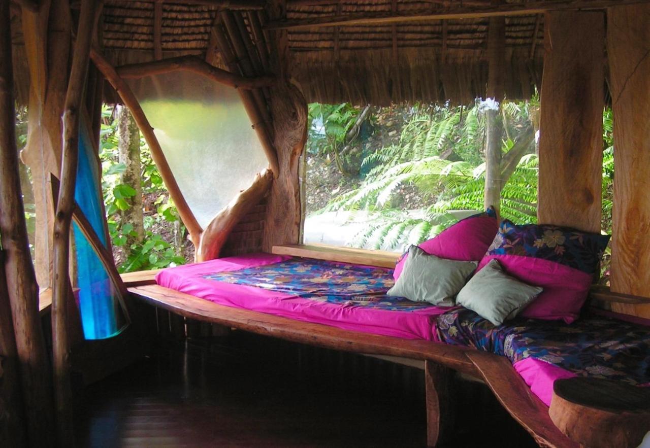 Vanira Lodge Teahupoo Exteriör bild