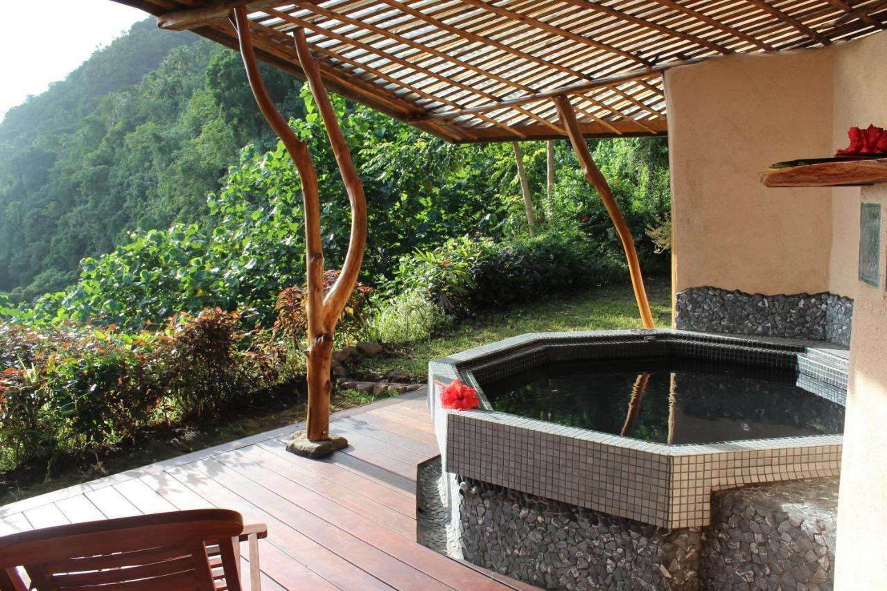 Vanira Lodge Teahupoo Exteriör bild