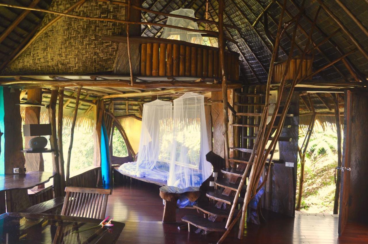 Vanira Lodge Teahupoo Exteriör bild